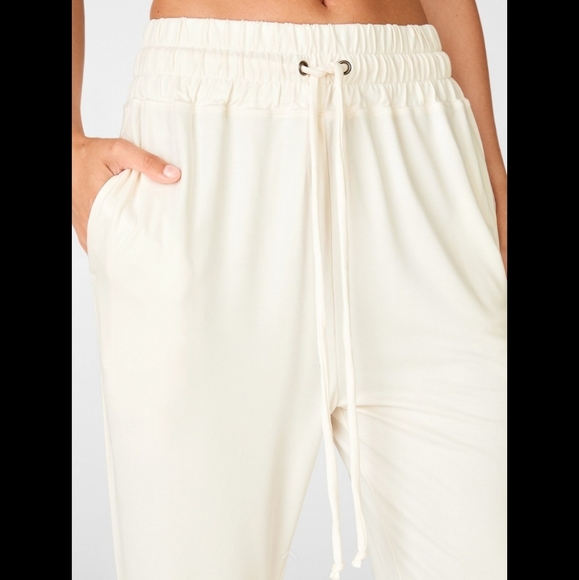 NWT Fabletics Blaine Jogger II Pants 2 Tusk Modal Soft Lightweight - size XXL - Picture 2 of 6